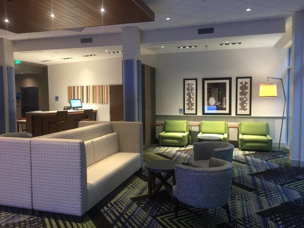 Holiday Express & Charleston Ne Mt Pleasant Us17 By Ihg